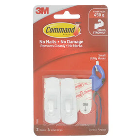 Command small utility hooks packaging with 3M logo on a white background