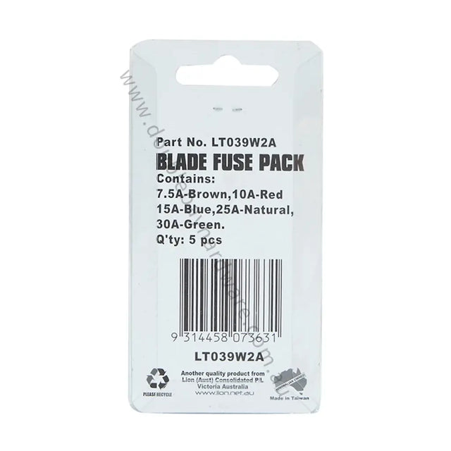 Blade fuse pack with part number LT039W2A on a white background