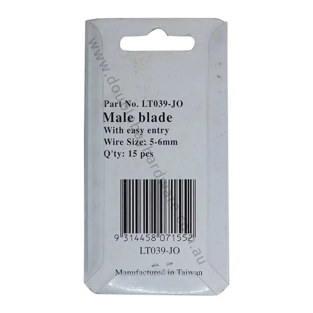 Packaging of a male blade with specifications on a white background